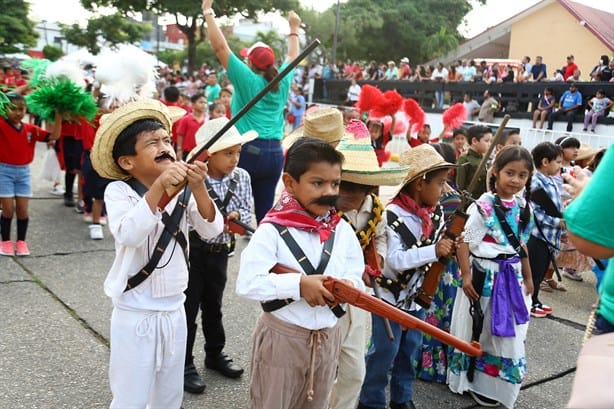 Así se vivió el desfile conmemorativo de la Revolución Mexicana en Coatzacoalcos | VIDEO