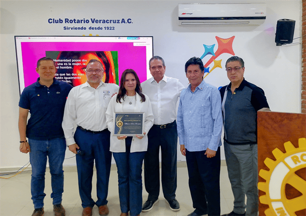 Mónica Robles destaca avances y retos de las mujeres en conferencia del Club Rotario Veracruz