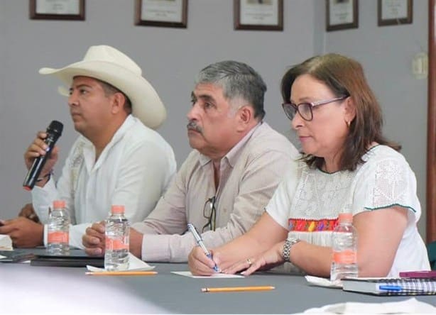 Rocío Nahle se reúne con líderes del sector ganadero en Veracruz