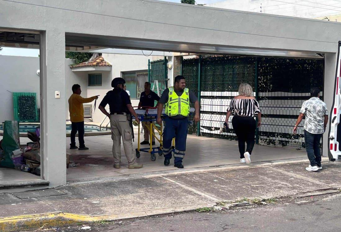 Albañil en Boca del Río recibe fuerte descarga eléctrica y lo rescatan de azotea