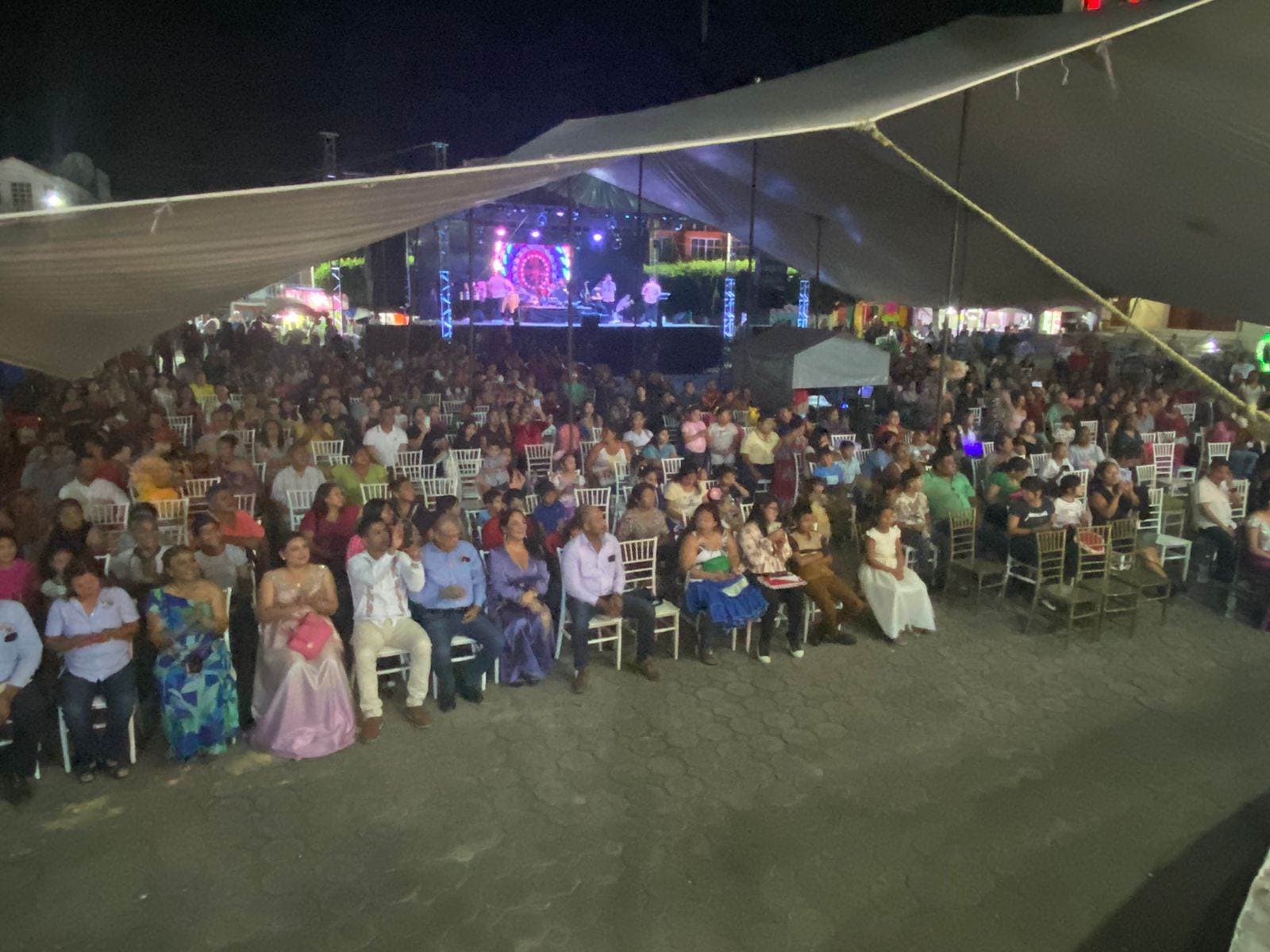 Piden paz para el país desde Jesús Carranza en el arranque de la feria patronal