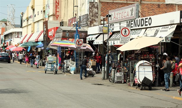 ¿Cuáles son las sanciones en Veracruz por invadir banquetas con comercios?