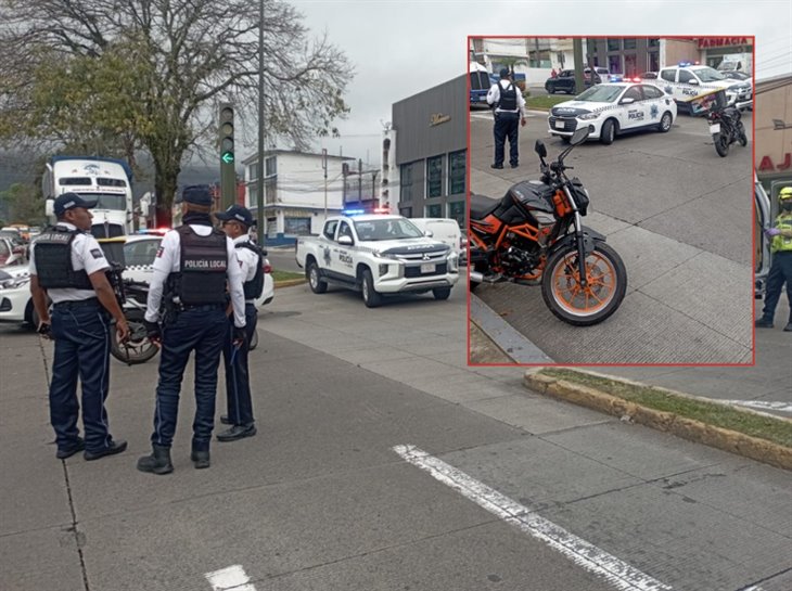 Choque de motocicletas en Orizaba deja a dos jóvenes heridos