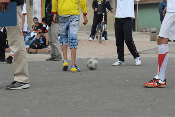 ¿Te pueden multar en Veracruz por jugar futbol en la calle? Esto se sabe