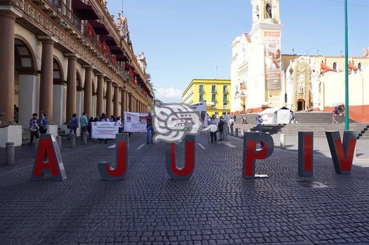 Cuitláhuac García se deshizo de expedientes de jubilados fallecidos, reclama Ajupiv