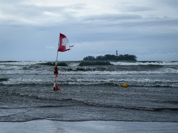 ¿Qué debe hacer la ciudadanía si ve la bandera roja en playas de Veracruz?