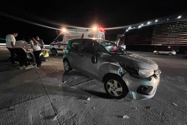 Chocan moto y auto en calles del fraccionamiento Costa Verde, en Boca del Río