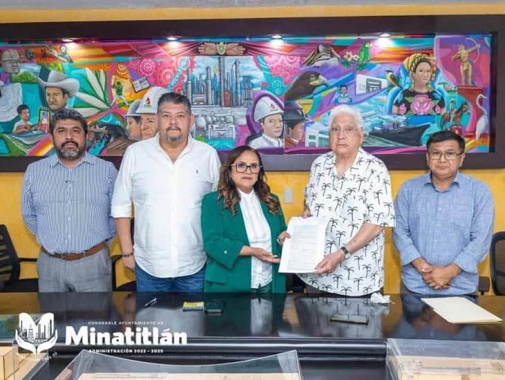 Ayuntamiento de Minatitlán recibe donación de inmueble para la creación de la Unidad de Asistencia Social