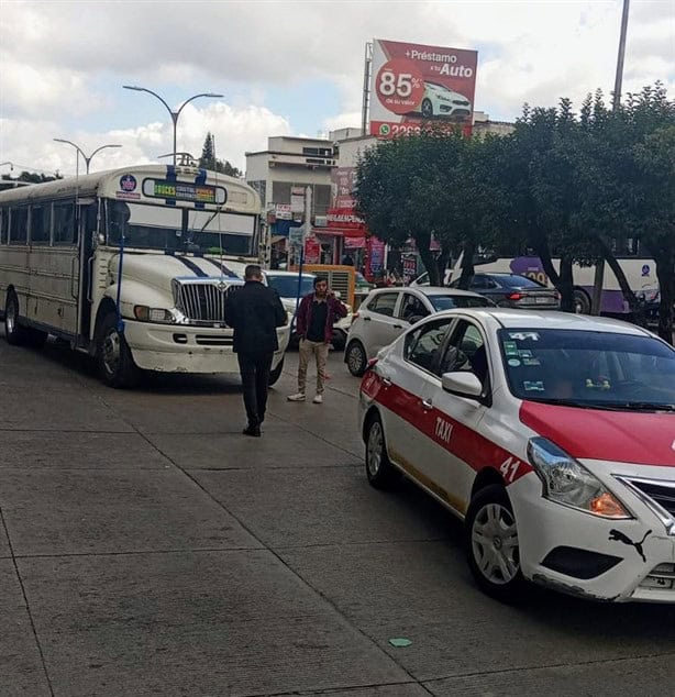 Accidentado viernes en Xalapa; diversos percances provocan caos vial