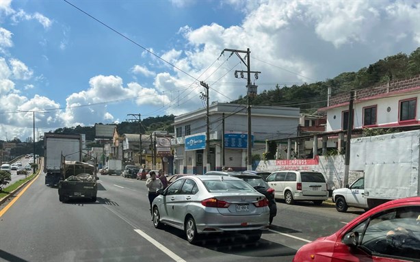 Accidentado viernes en Xalapa; diversos percances provocan caos vial