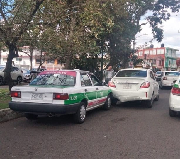 Accidentado viernes en Xalapa; diversos percances provocan caos vial