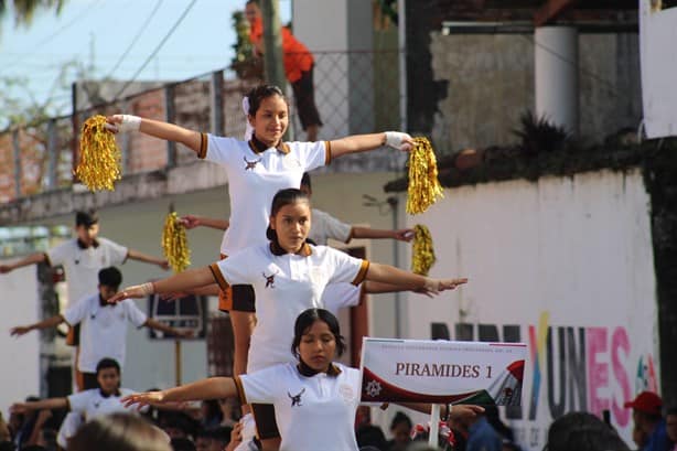 Celebración del 20 de noviembre en Misantla, con desfile lleno de tradición y patriotismo