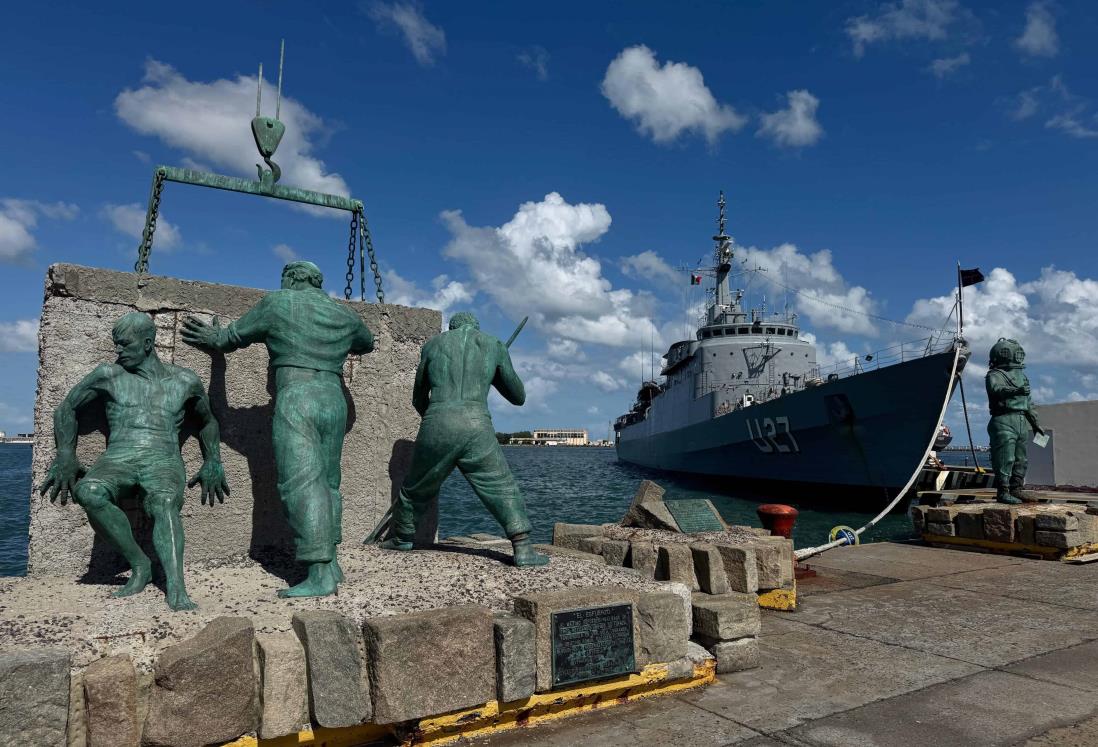 Buque de la armada de Brasil arriba al puerto de Veracruz