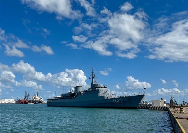 Buque de la armada de Brasil arriba al puerto de Veracruz