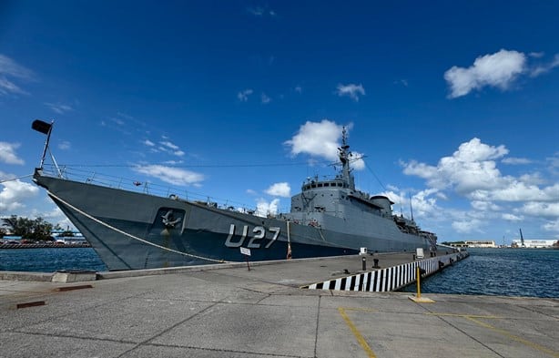 Buque de la armada de Brasil arriba al puerto de Veracruz