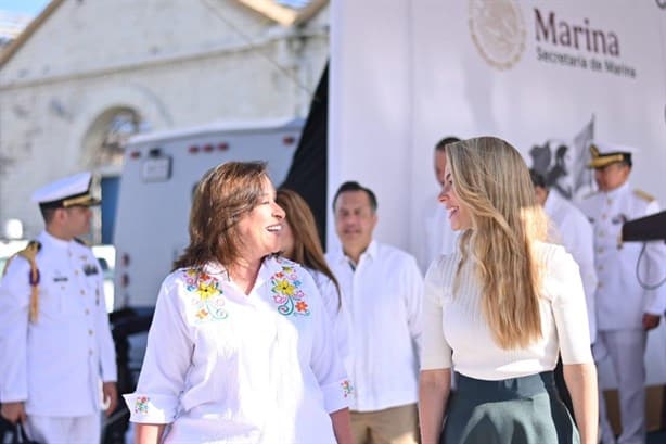 Rocío Nahle acude a conmemoración del Día de la Armada de México