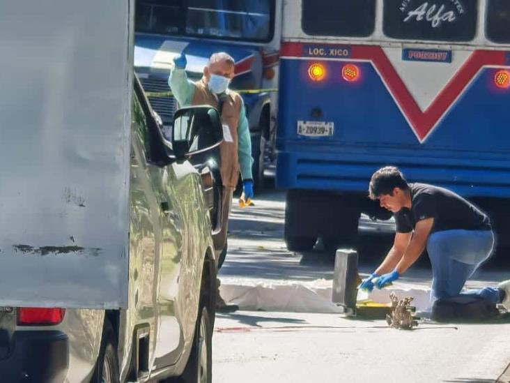 Tragedia en Coatepec: hombre pierde la vida arrollado por dos autobuses