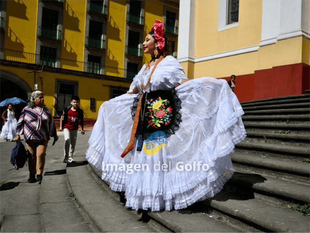 Arranca evento de La Bamba en Xalapa; buscan romper récord este 2024