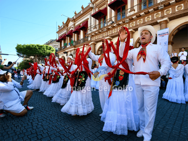 Arranca evento de La Bamba en Xalapa; buscan romper récord este 2024