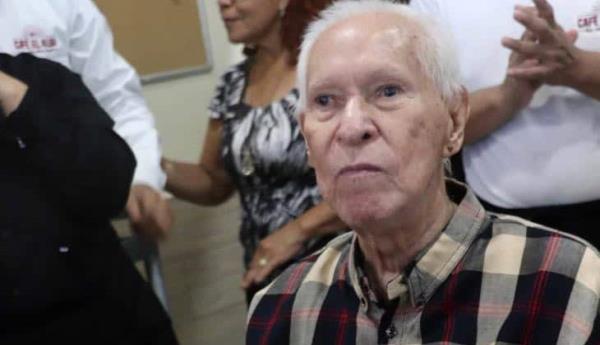 Antonio U. Bayona fue festejado por su cumpleaños 90