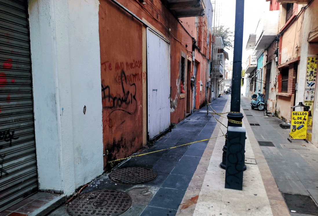 Denuncian inmueble deteriorado en callejón Clavijero del centro de Veracruz