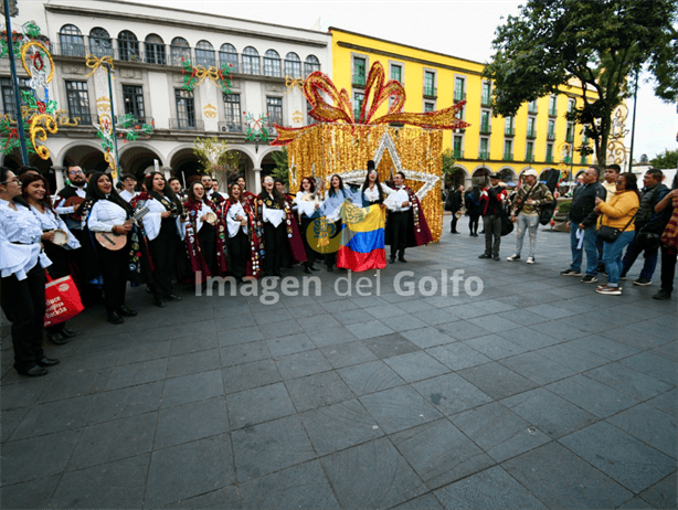 Con música y ritmo, Tunas Universitarias de Colombia brillaron en Xalapa