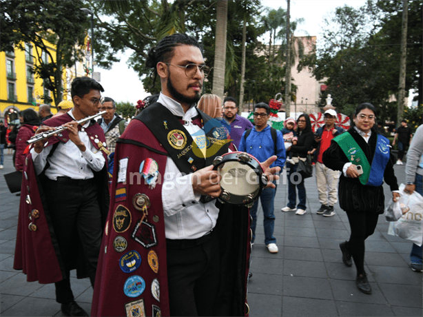 Con música y ritmo, Tunas Universitarias de Colombia brillaron en Xalapa