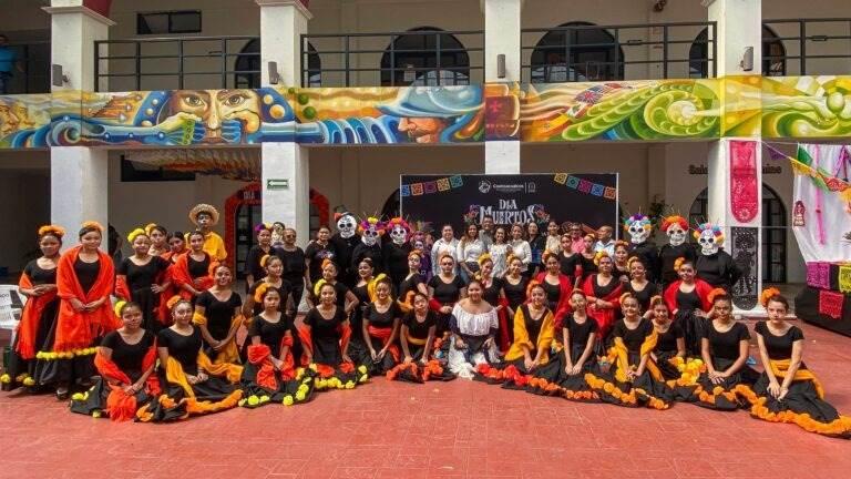 Coatzacoalcos continúa resaltando las tradiciones mexicanas con programa cultural