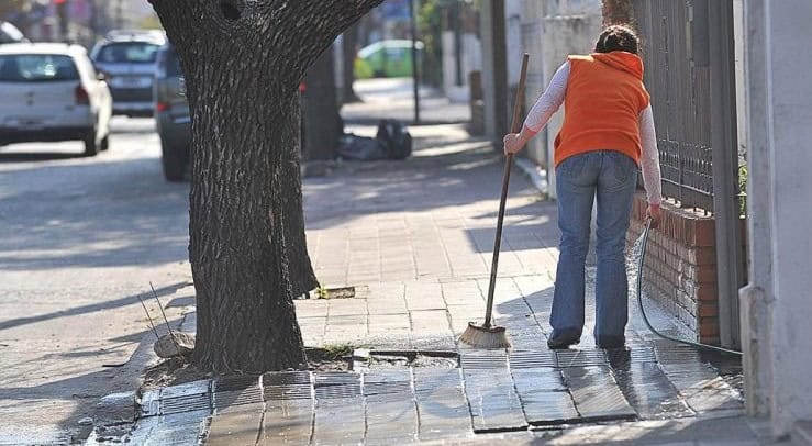 ¿De cuanto es la multa en Veracruz por usar manguera para limpiar la banqueta?