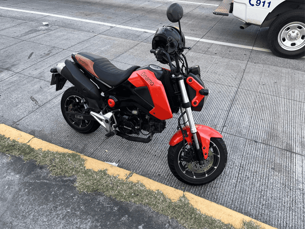 Motociclista sufre fractura tras accidente en Costa de Oro, Boca del Río