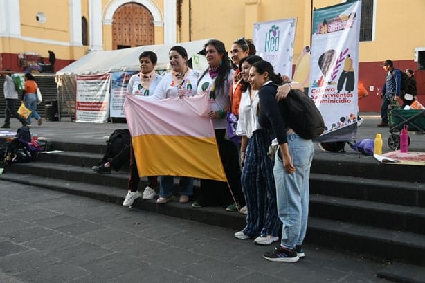 Colectivos feministas exigen alto a la violencia en la Plaza Lerdo de Xalapa