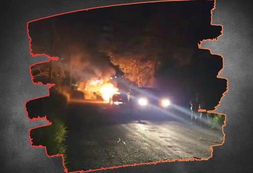 ¡En llamas! Se incendia auto en la carretera Xalapa-Alto Lucero (+Video)