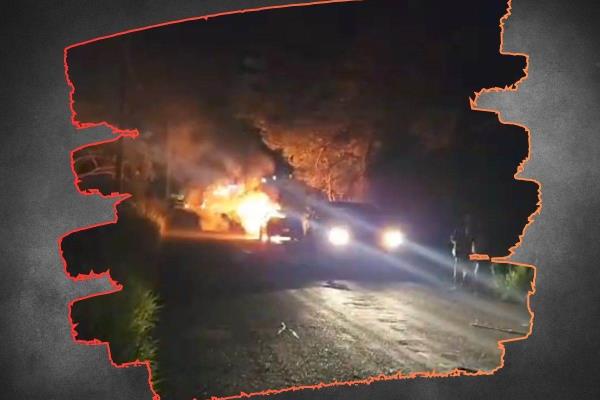 ¡En llamas! Se incendia auto en la carretera Xalapa-Alto Lucero (+Video)