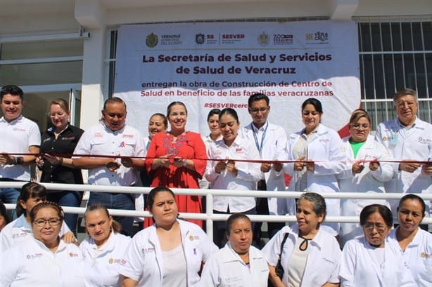 Tras rehabilitación, entregan obra del Centro de Salud Urbano de Misantla