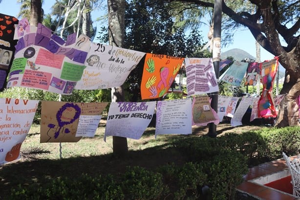 En Mendoza, estudiantes participan en Tendedero por la No Violencia contra la Mujer