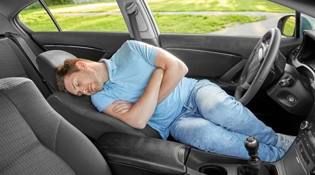 ¿De cuánto es la multa en Veracruz por quedarse dormido dentro del auto en la calle?