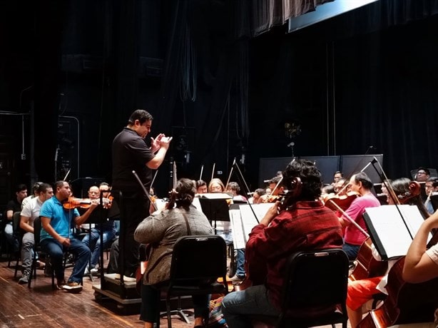 Tito Muñoz trae estreno a Veracruz con la Orquesta Filarmónica de Boca del Río