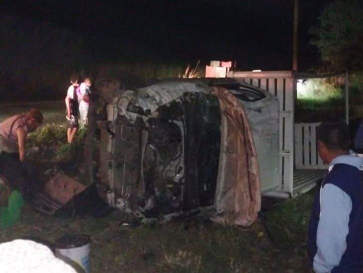 Tragedia: dos muertos y seis lesionados por volcadura en la carretera Córdoba-Veracruz