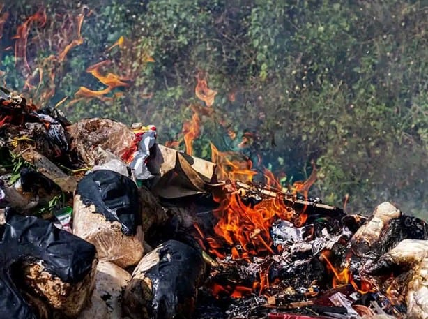 ¿De cuánto es la multa en Veracruz por quemar basura en el patio?