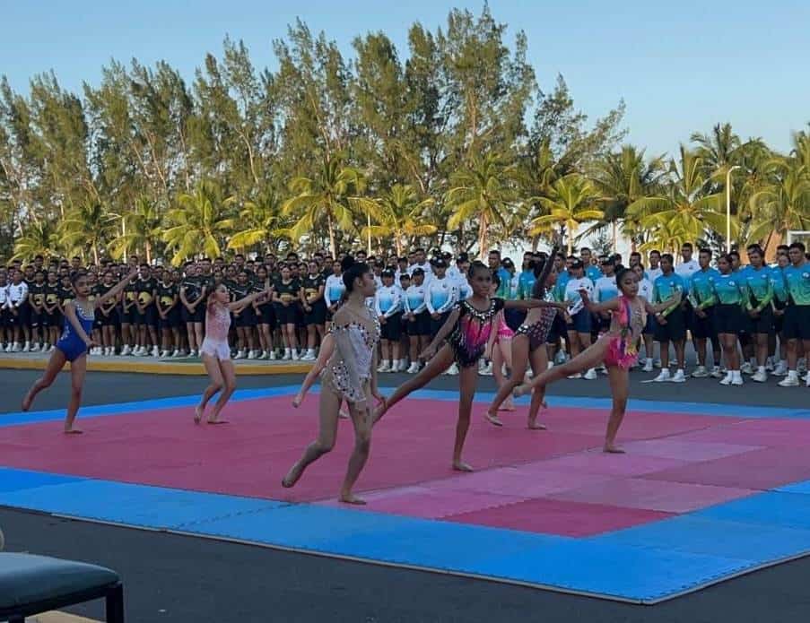 Se preparan gimnastas para la Gala de Oro