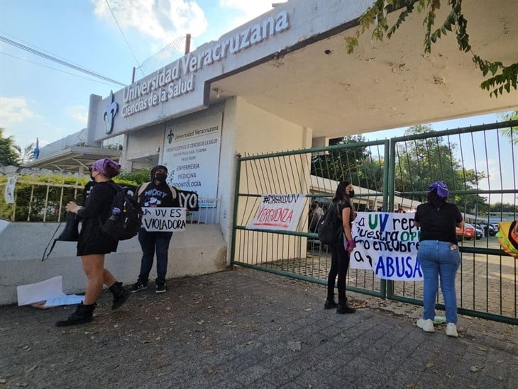 Poza Rica: Protestan para exigir expulsión de presunto alumno agresor de Psicología UV