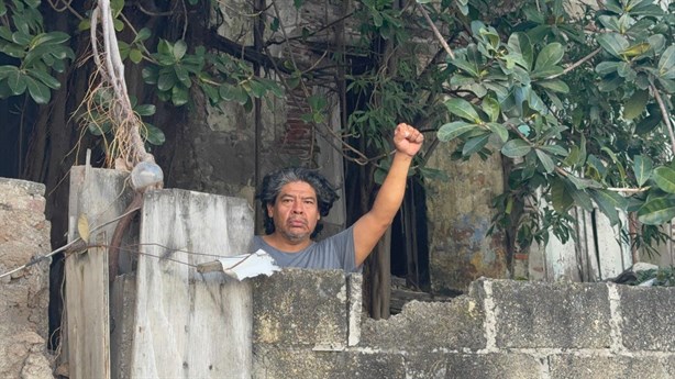 Familia del puerto de Veracruz pide ayuda; quieren sacarlos de su casa con escrituras falsas | VIDEO