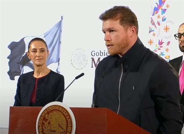 El "Canelo" Álvarez entrega guantes de la paz a Claudia Sheinbaum; harán clase masiva de boxeo