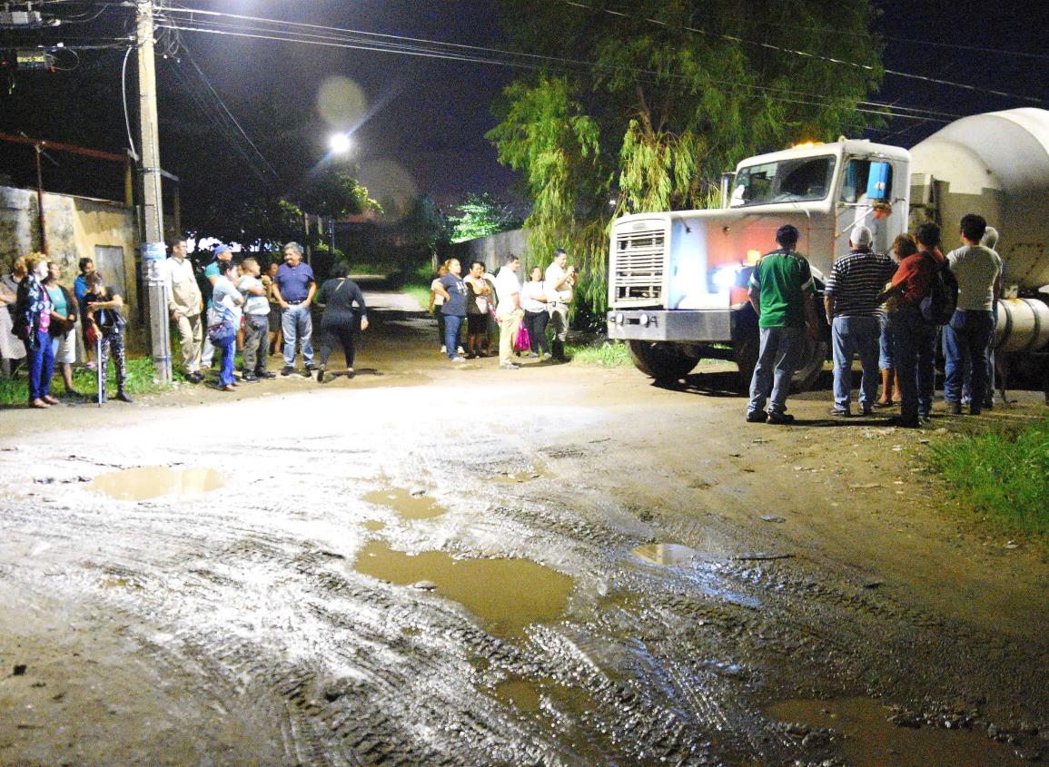 Vecinos de la colonia Ejidal protestaron por daños generador por empresa concretera | VIDEO