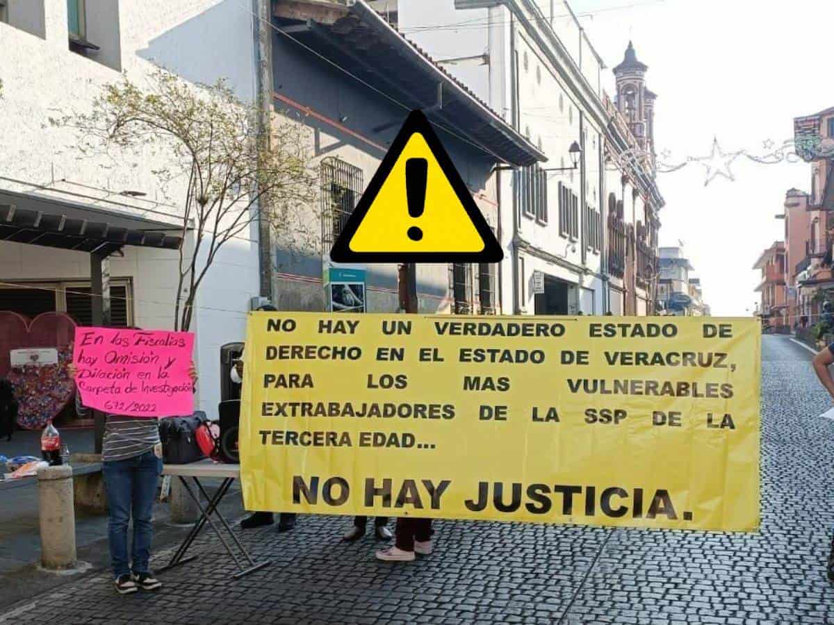 Expolicías de Poza Rica protestan en Xalapa; caos vial en la zona centro