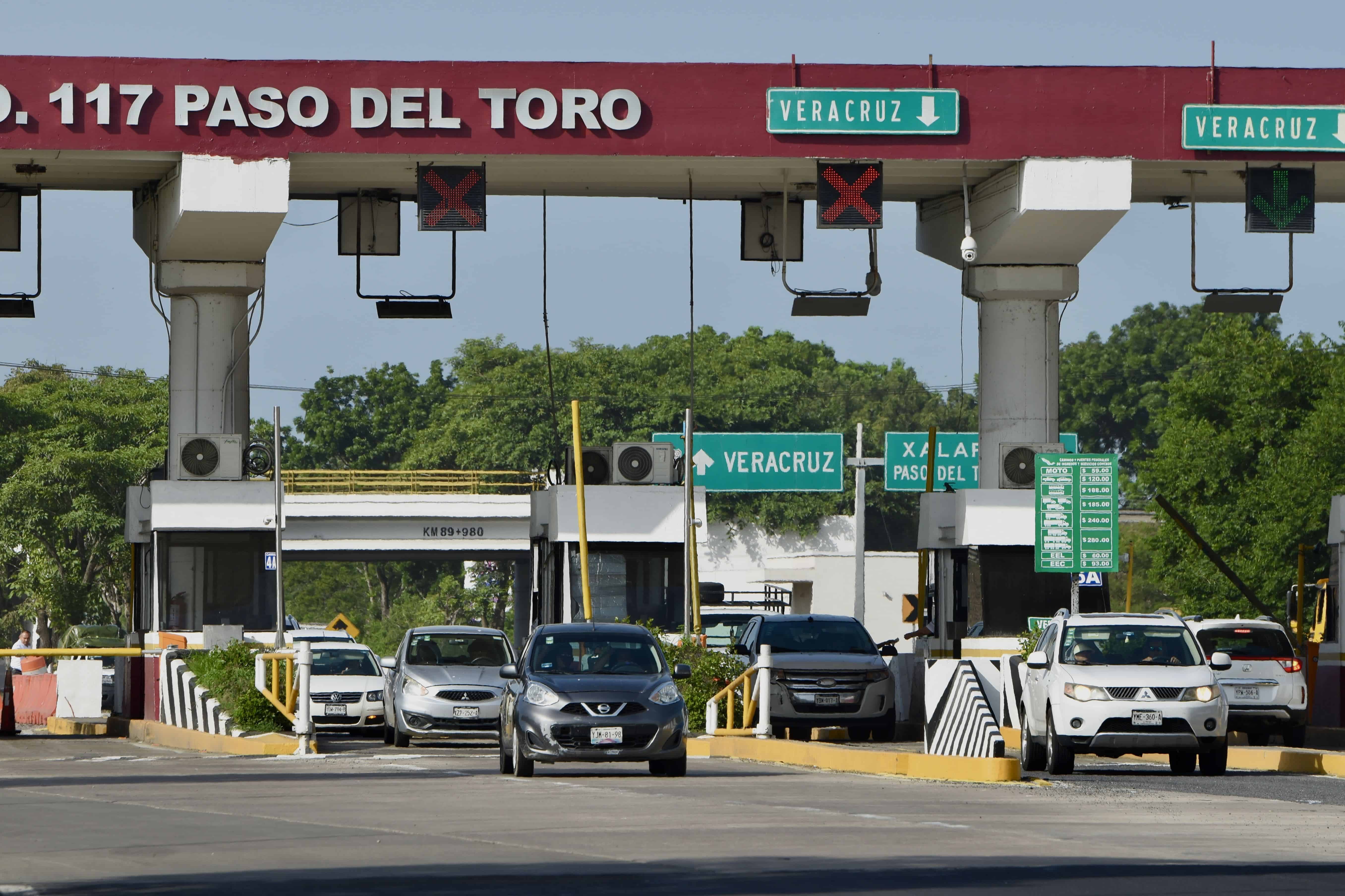 Reporta Capufe 5 km de fila en caseta Paso del Toro, en Veracruz