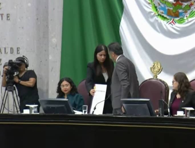 Indira rosales da reconocimiento a Cuitláhuac García por ser el peor gobernador de la historia