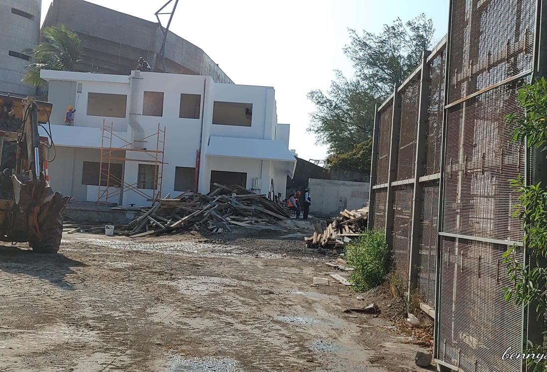 Se va Cuitláhuac sin lograr terminar el estadio Luis Pirata Fuente; obra a marchas forzadas