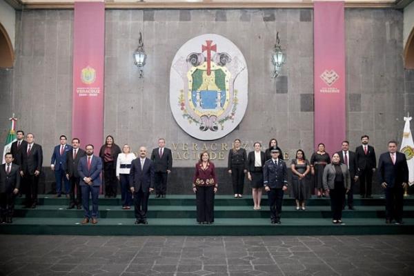 Gabinete, paritario, eficiente y al servicio de Veracruz, asegura Rocío Nahle Gabinete, paritario, eficiente y al servicio de Veracruz, asegura Rocío Nahle