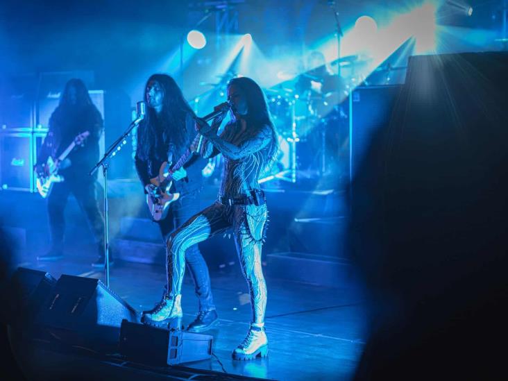 La banda sueca de rock Arch Enemy se llena de fanáticos el Foro Boca